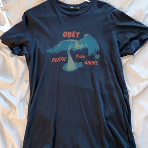 size men’s small obey shirt